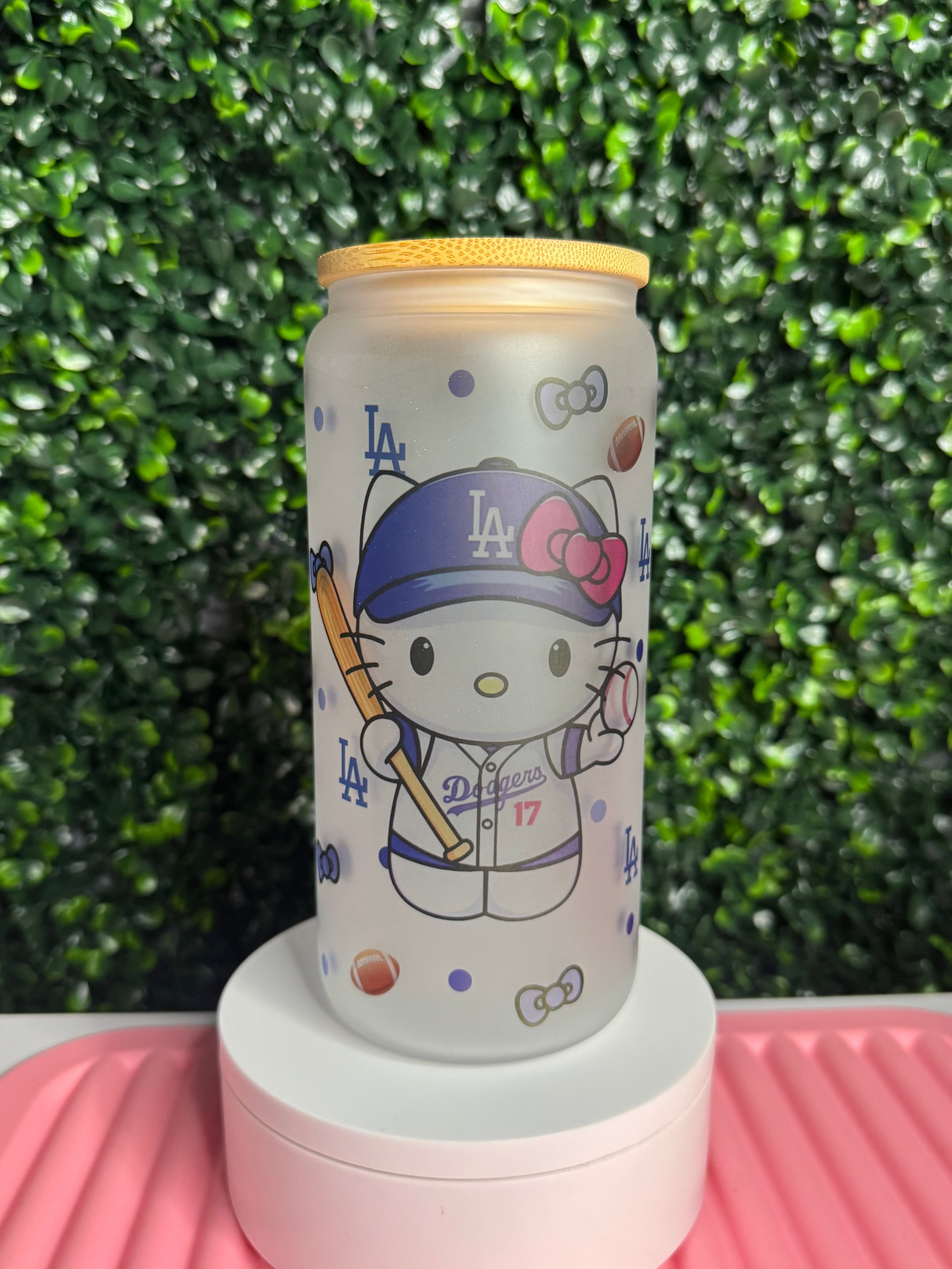 LA HK